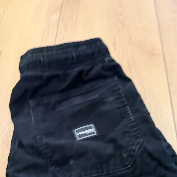 Volcom XL- 14Y Black Corduroy Athletic Shorts - Picture 5 of 8